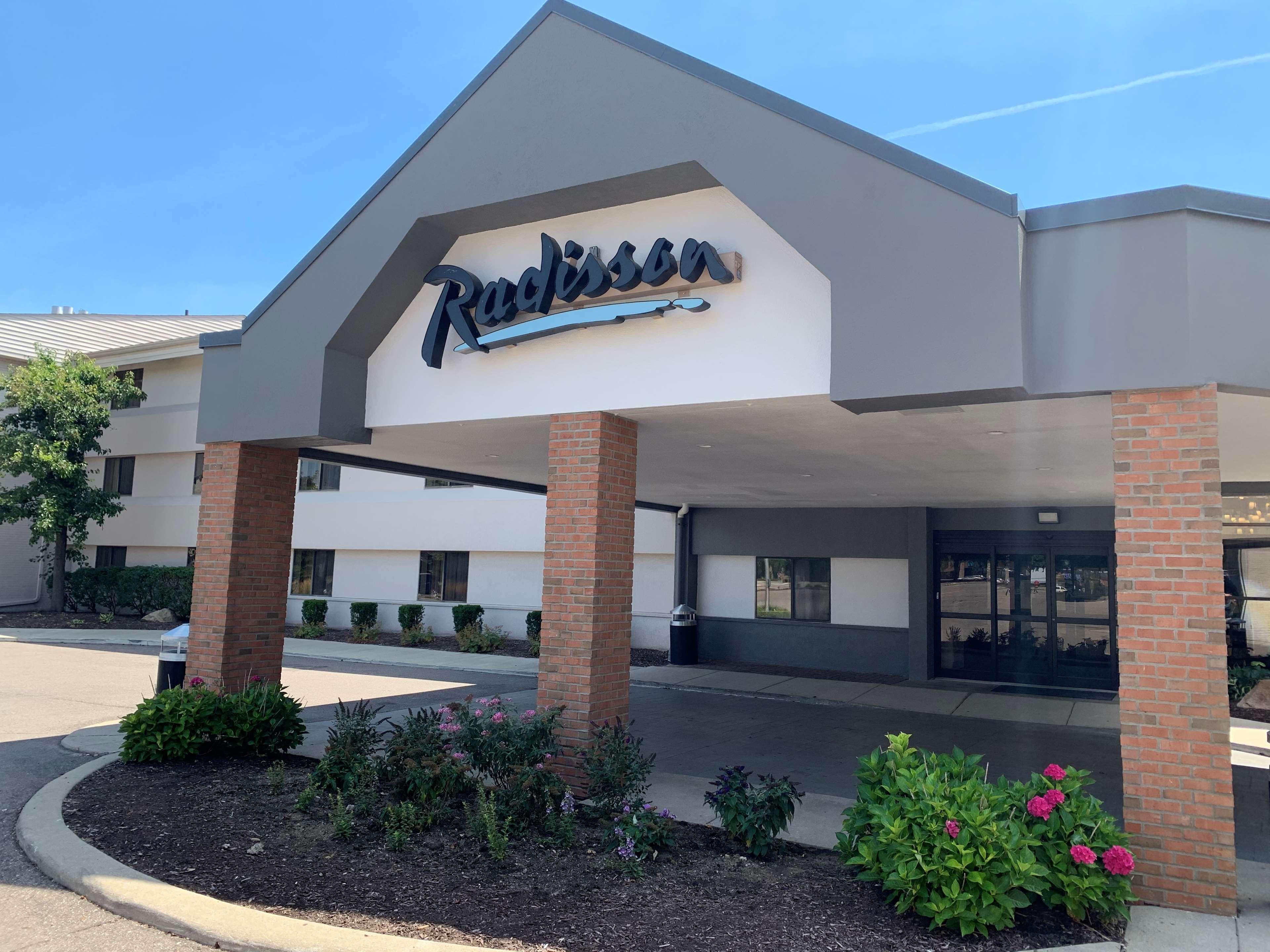 Radisson Hotel Detroit-Farmington Hills Exterior foto