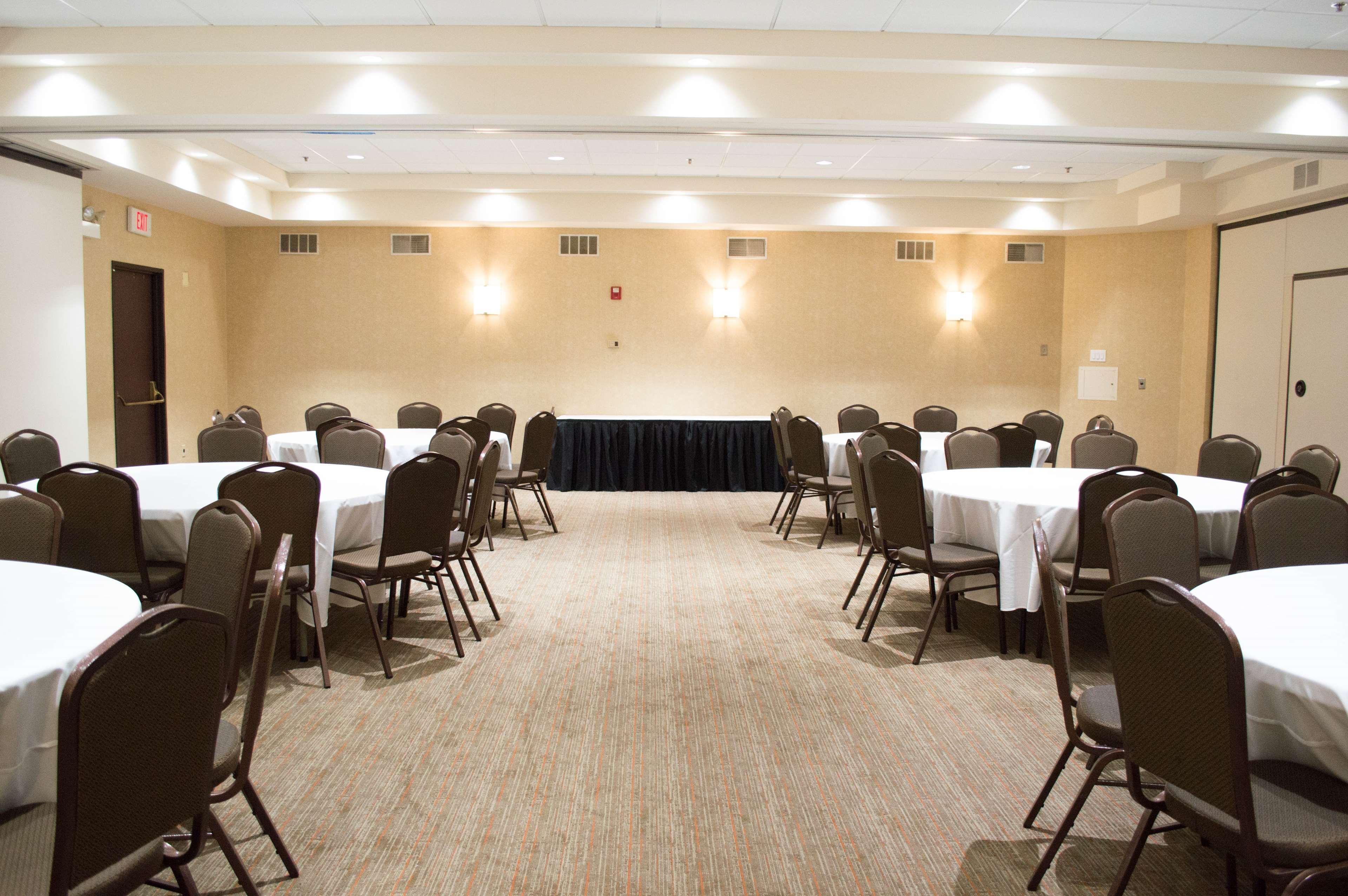 Radisson Hotel Detroit-Farmington Hills Exterior foto