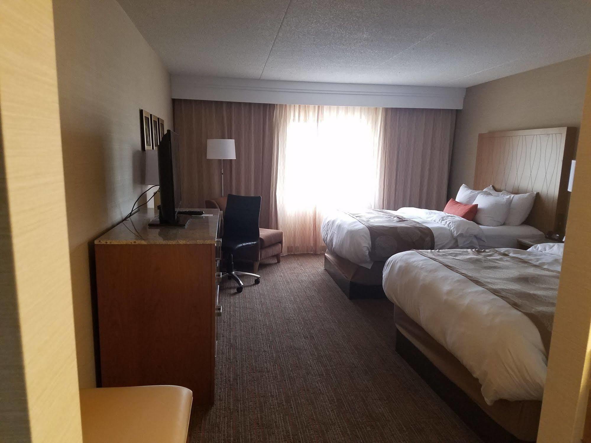 Radisson Hotel Detroit-Farmington Hills Exterior foto