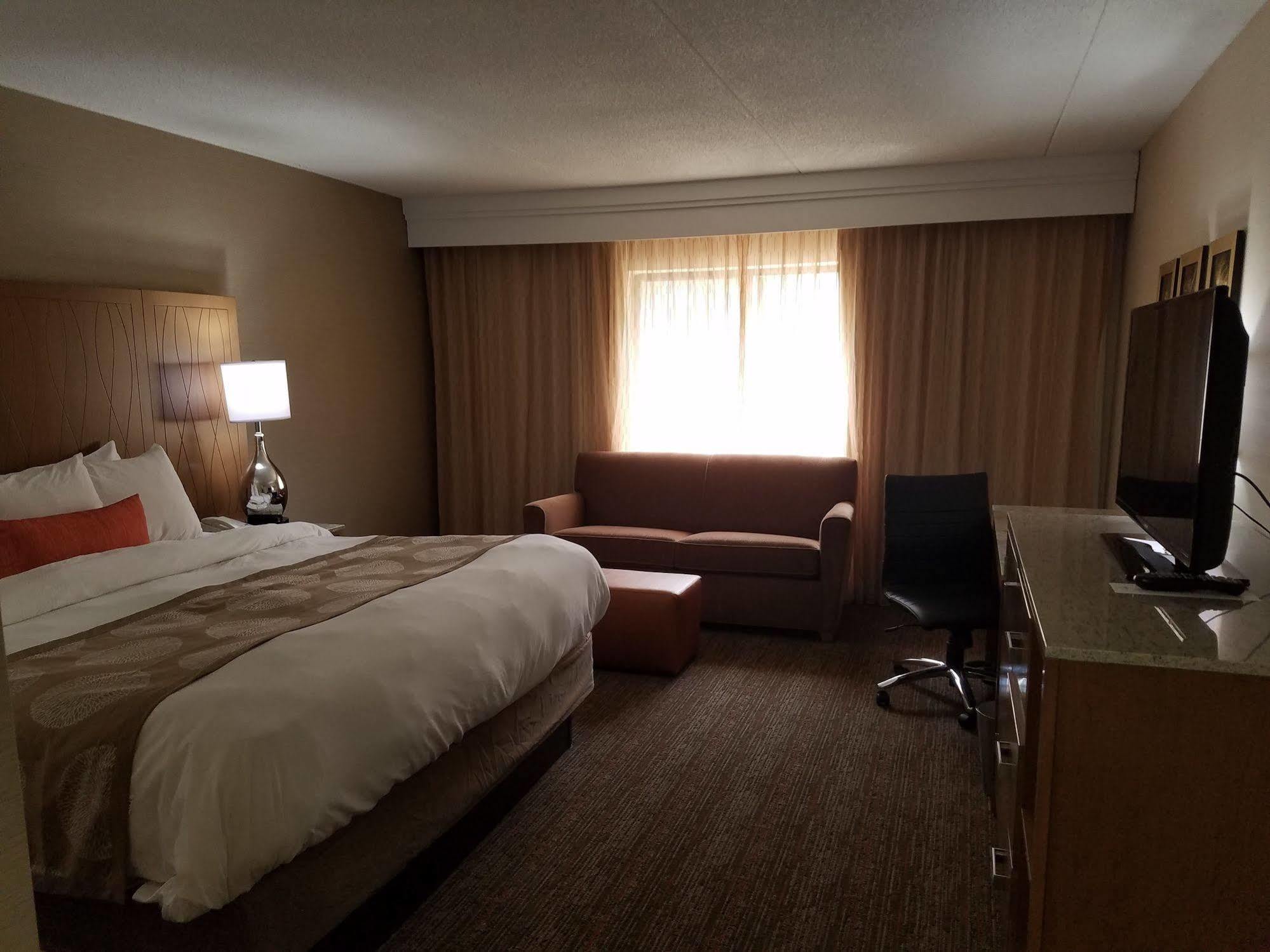 Radisson Hotel Detroit-Farmington Hills Exterior foto