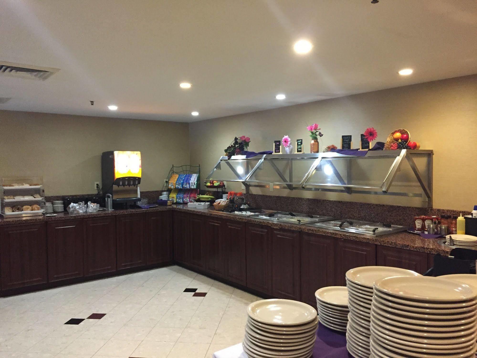 Radisson Hotel Detroit-Farmington Hills Exterior foto